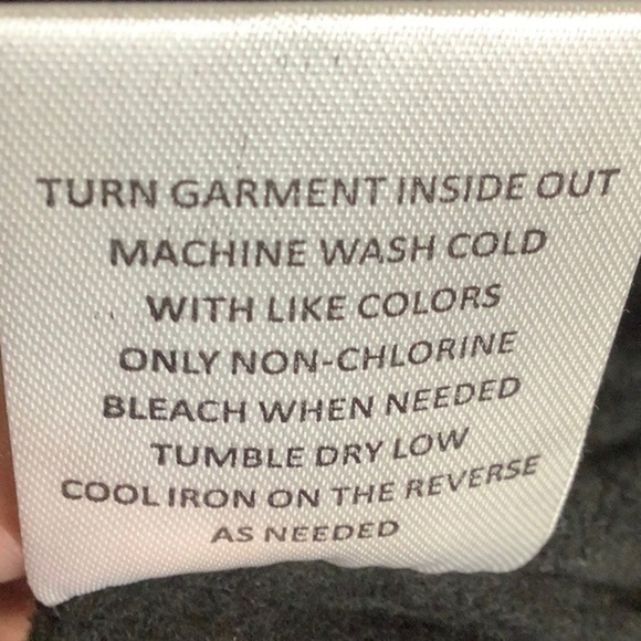 REBELLIOUS ONE world tour graphic sweatshirt - Picture 9 of 10